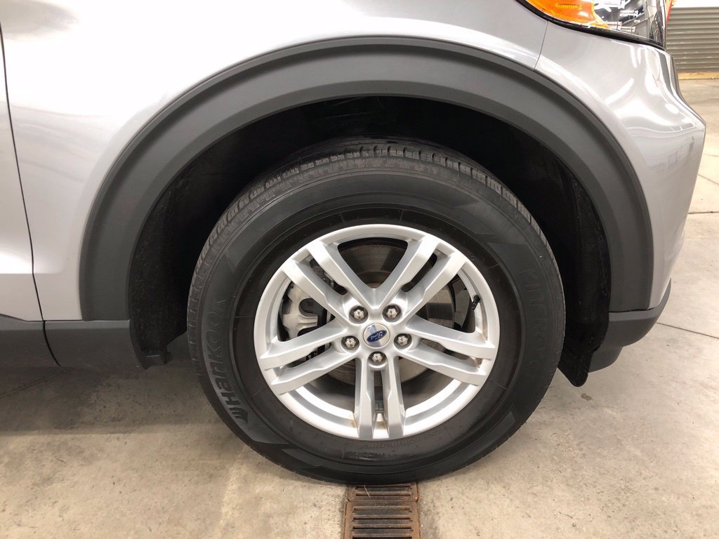 Used 2024 Ford Explorer XLT AWD/4WD image 27