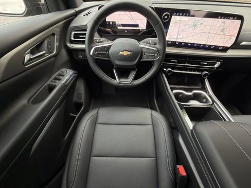 New 2026 Chevrolet Traverse LT w/ Driver Confidence Package FWD image 5