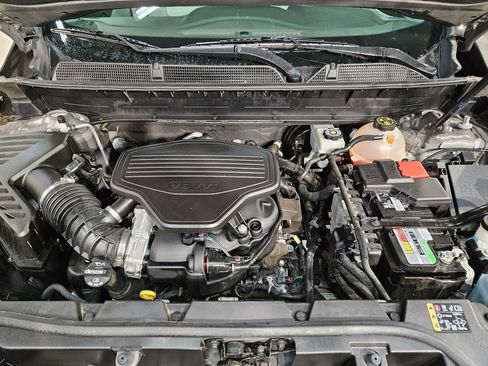 Used 2020 GMC Acadia SLT FWD image 19