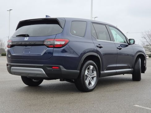 Used 2025 Honda Pilot EX-L image 18