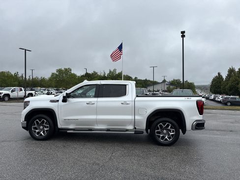 Used 2022 GMC Sierra 1500 SLT w/ SLT Premium Plus Package image 10