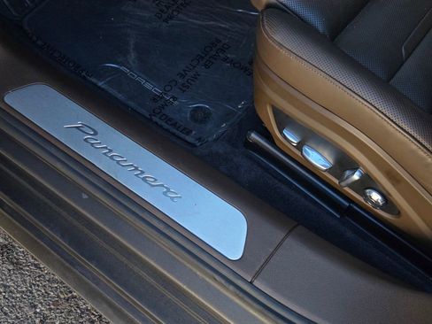 Used 2018 Porsche Panamera 4 image 24