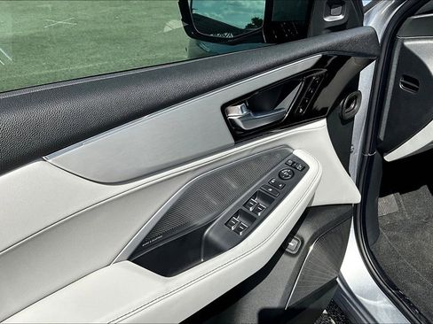 Used 2025 Acura MDX w/ Technology Package image 18