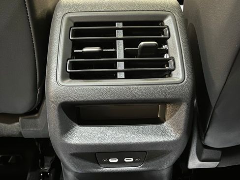 New 2026 Volkswagen Tiguan SE image 25