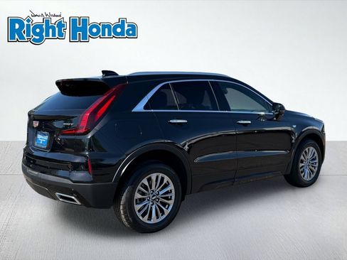 Used 2025 Cadillac XT4 Premium Luxury FWD image 8