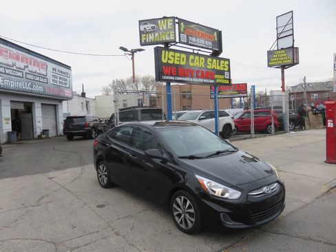 Used 2017 Hyundai Accent Value Edition image 3