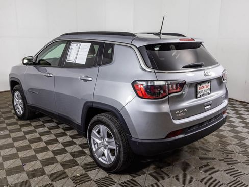 Used 2022 Jeep Compass Latitude w/ Convenience Group AWD/4WD image 16