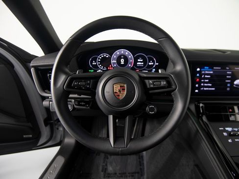 Certified 2025 Porsche Panamera 4 image 18