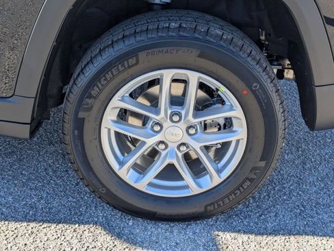 New 2025 Jeep Grand Cherokee Laredo RWD image 13