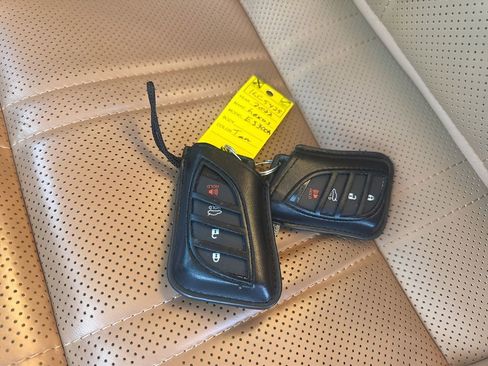 Used 2022 Lexus ES 300h Ultra Luxury image 36