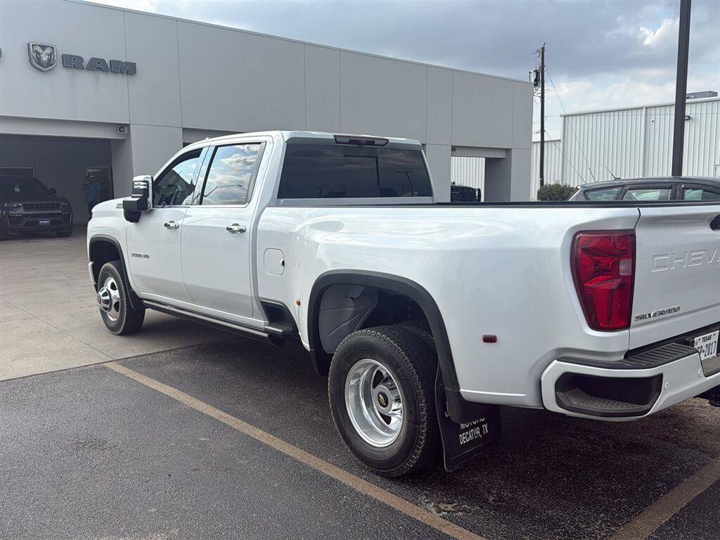 Used 2022 Chevrolet Silverado 3500 High Country w/ Safety Package II AWD/4WD image 4
