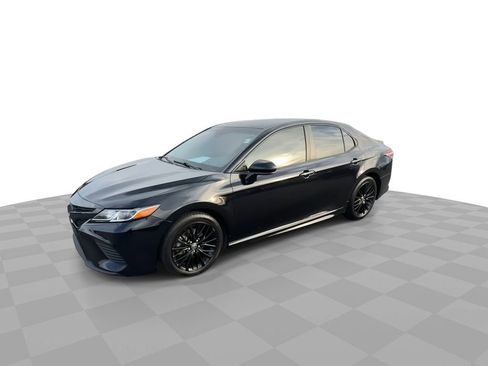 Used 2020 Toyota Camry SE image 4