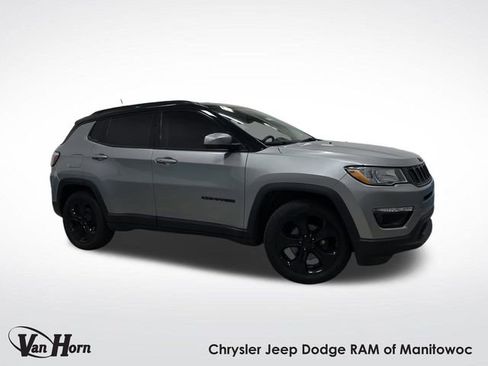 Used 2021 Jeep Compass Latitude image 1