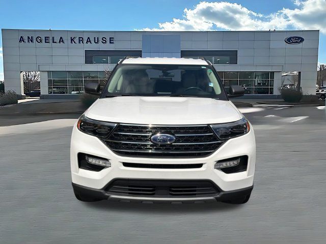 Used 2020 Ford Explorer XLT w/ Equipment Group 202A RWD image 2