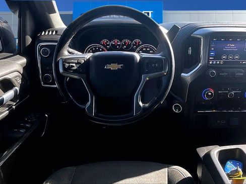 Used 2021 Chevrolet Silverado 1500 LT image 9