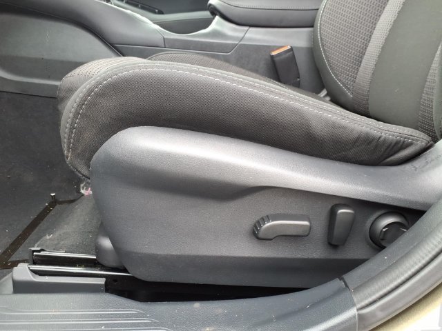 Used 2025 Subaru Outback Premium AWD/4WD image 5