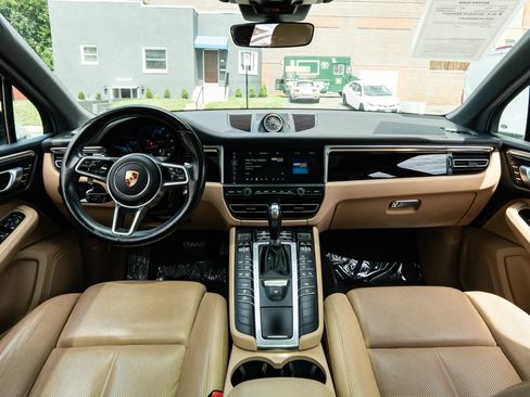 Used 2019 Porsche Macan AWD/4WD image 26