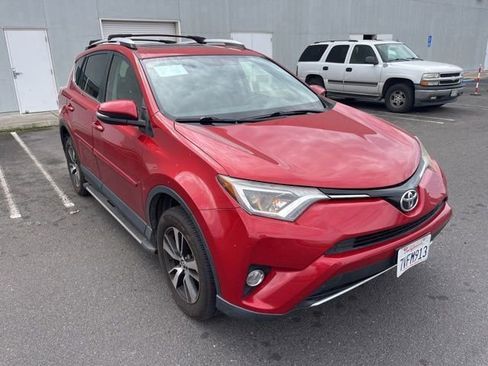Used 2016 Toyota RAV4 XLE image 3