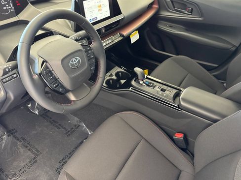 New 2027 Toyota Prius Plug-In Hybrid FWD image 10