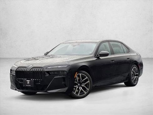 Used 2024 BMW 740i w/ Executive Package image 1