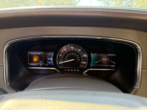 Used 2016 Lincoln Navigator L Reserve image 22