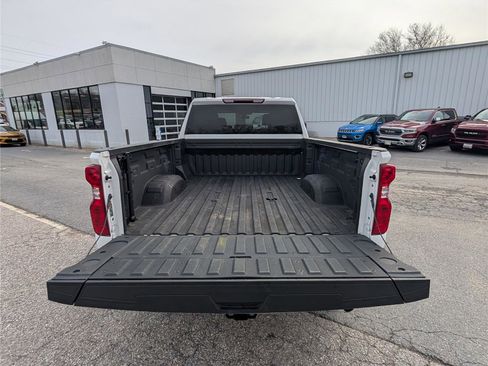 Used 2023 Chevrolet Silverado 2500 Custom w/ Custom Value Package image 13