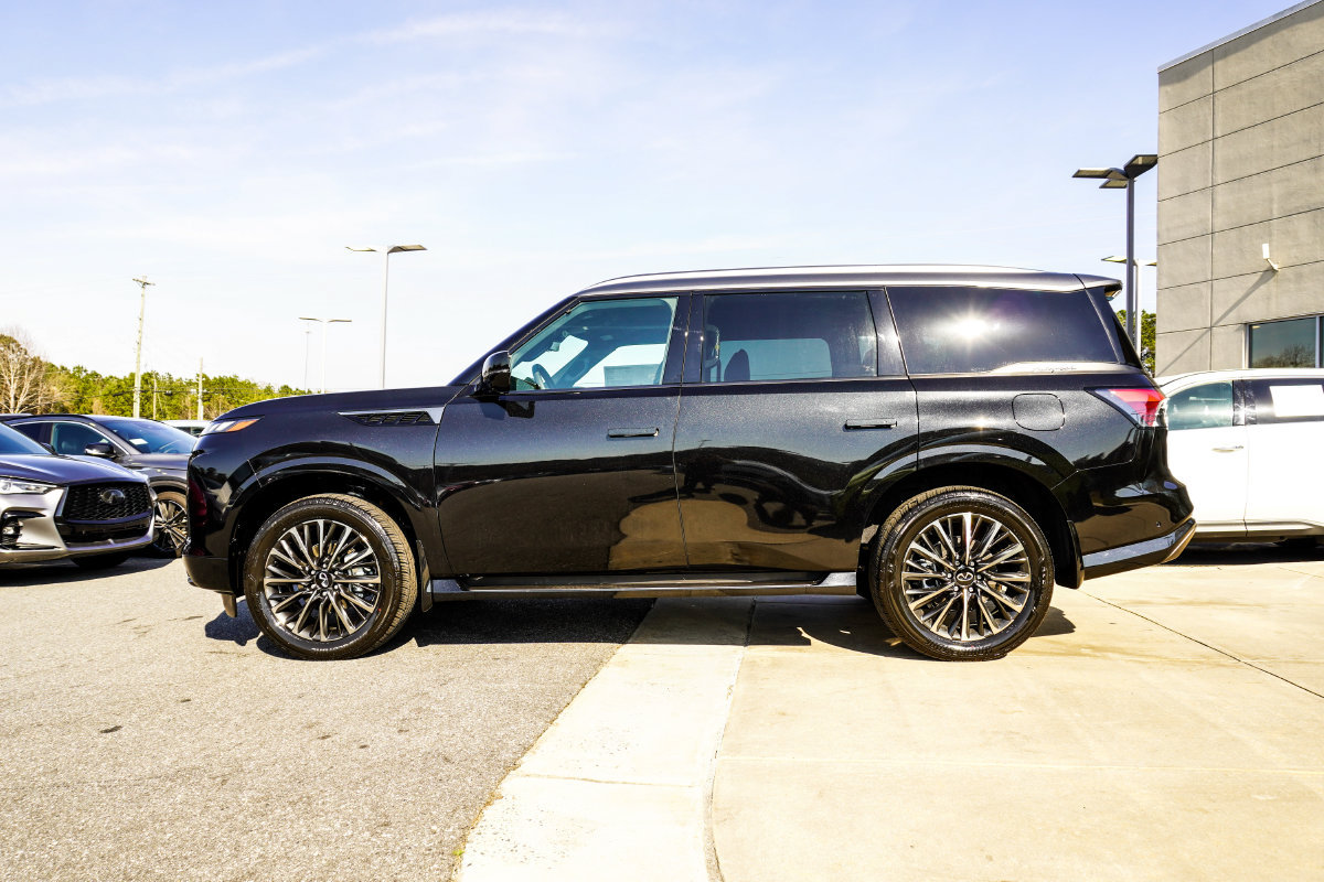 New 2026 INFINITI QX80 Autograph w/ Premium Cargo Package AWD/4WD image 9