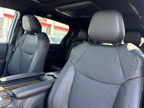 New 2026 Toyota Sienna Platinum AWD/4WD image 20