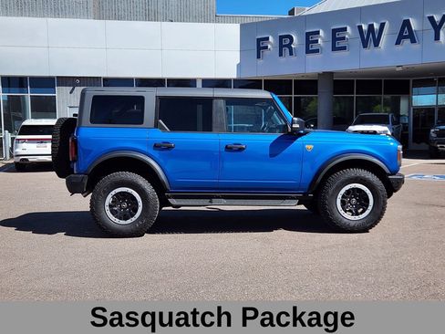 Used 2024 Ford Bronco Badlands image 3