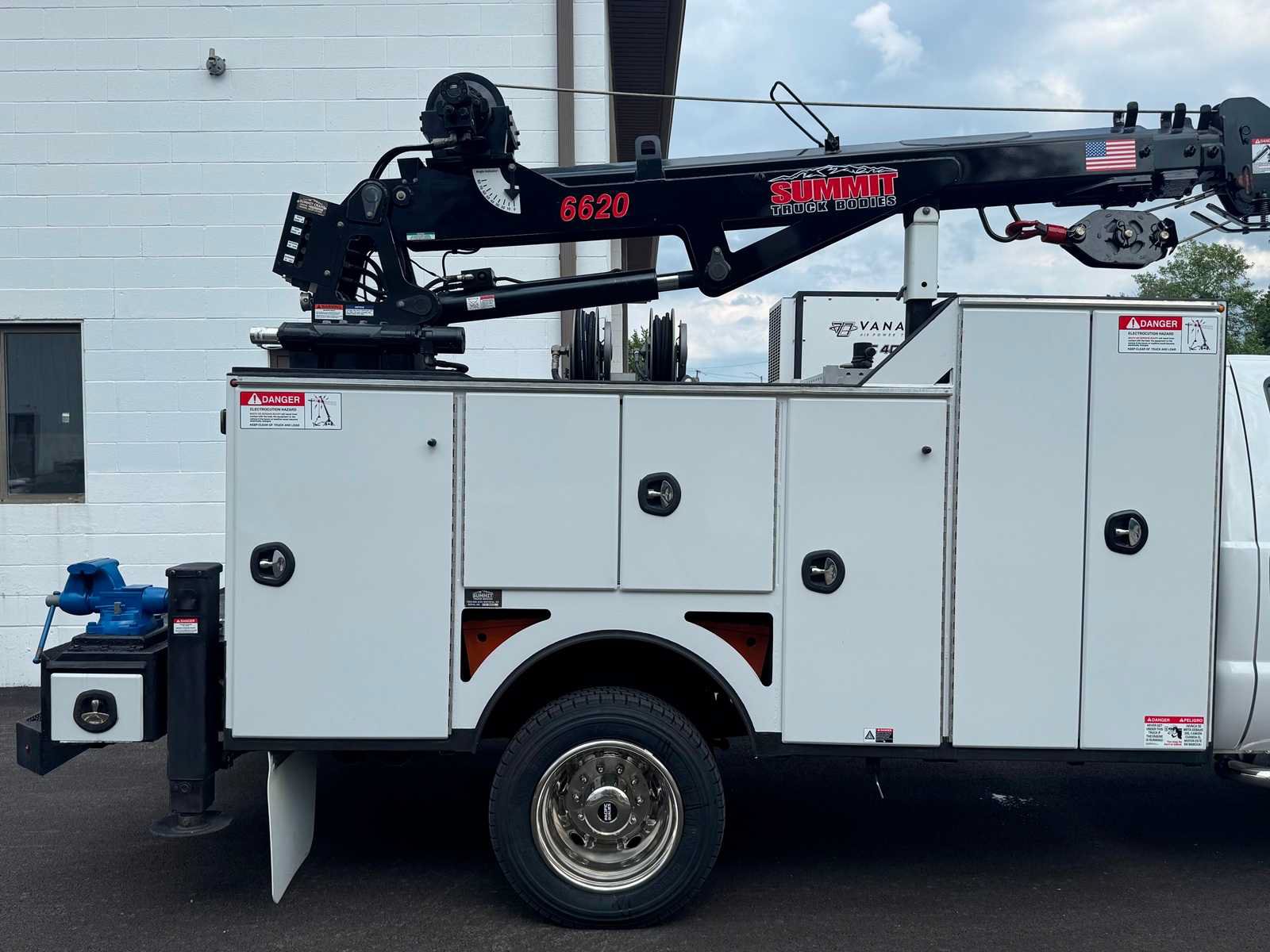 Used 2016 Ford F550 2WD Regular Cab Super Duty image 14