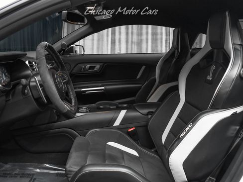Used 2022 Ford Mustang Shelby GT500 w/ Carbon Fiber Track Pack RWD image 21