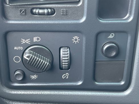 Used 2004 Chevrolet Silverado 1500 LS w/ Light Duty Power Package image 25