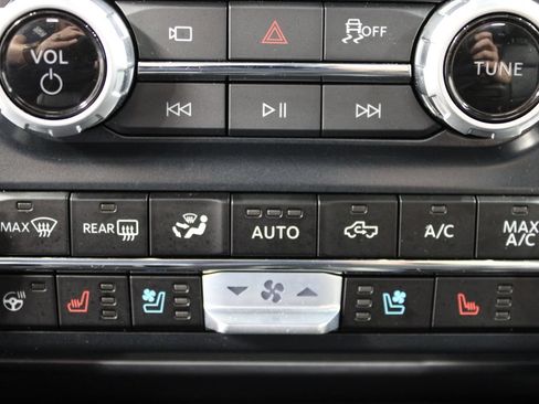 Used 2025 Ford F150 Lariat w/ Equipment Group 502A High AWD/4WD image 71