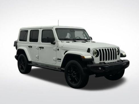 Used 2019 Jeep Wrangler Unlimited Sahara image 4