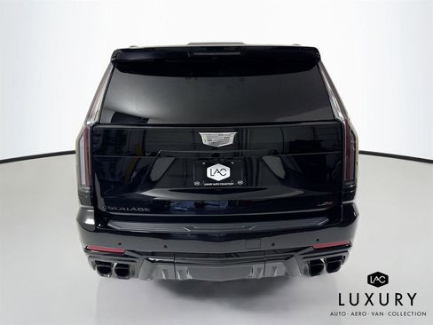 Used 2026 Cadillac Escalade V w/ LPO, ONYX Package image 7