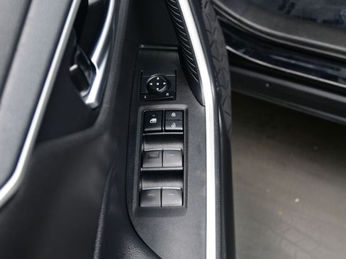 Used 2025 Toyota RAV4 XLE AWD/4WD image 10