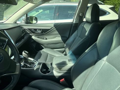Used 2022 Subaru Outback Limited AWD/4WD image 10