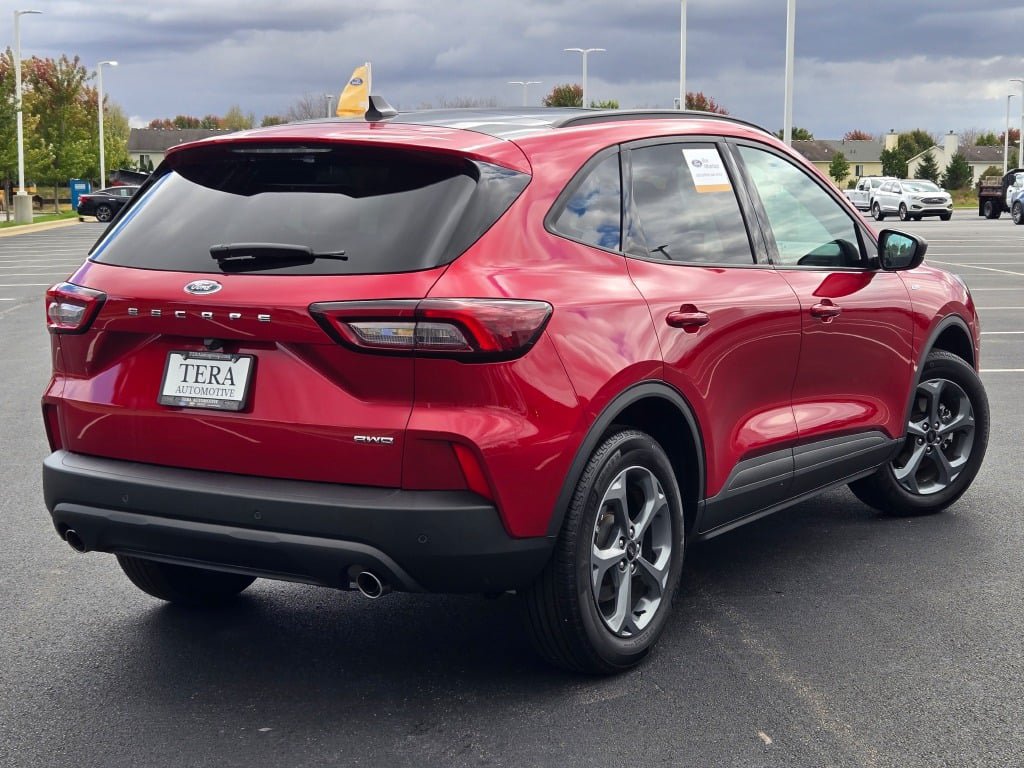 Certified 2025 Ford Escape ST-Line w/ Tech Pack #1 AWD/4WD image 10