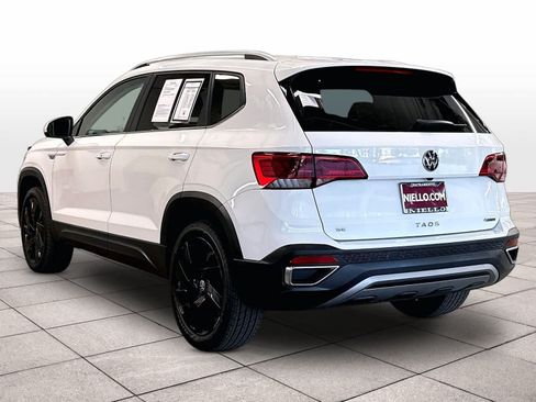 Used 2023 Volkswagen Taos SE w/ Panoramic Sunroof Package AWD/4WD image 7
