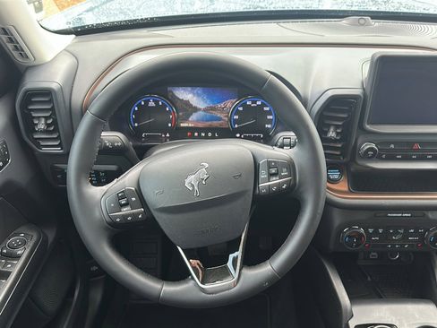 Used 2024 Ford Bronco Sport Outer Banks w/ Tech Package AWD/4WD image 9