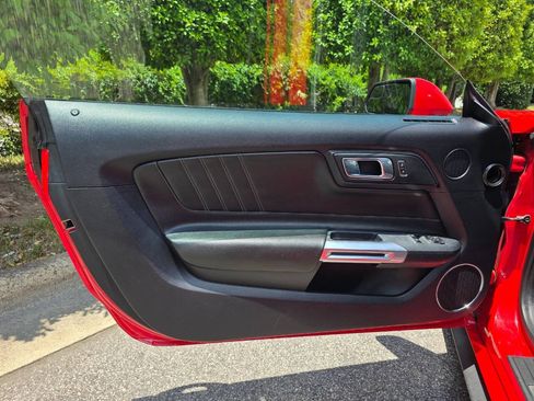 Used 2015 Ford Mustang Premium RWD image 10
