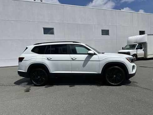 New 2025 Volkswagen Atlas SE image 6