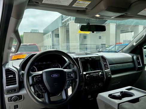 Used 2017 Ford F250 XLT w/ XLT Value Package AWD/4WD image 16