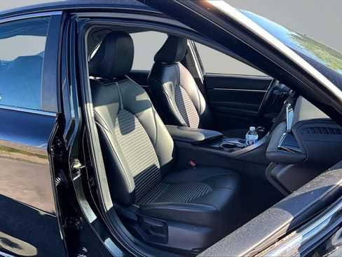 Used 2022 Toyota Camry SE FWD image 29