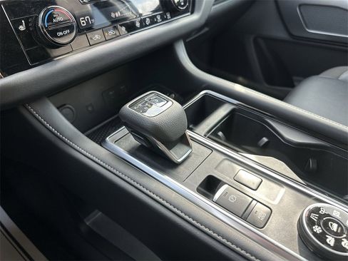 Used 2024 Nissan Pathfinder SL image 20