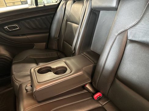Used 2016 Ford Taurus Limited FWD image 25