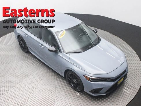 Used 2023 Honda Civic Sport image 3