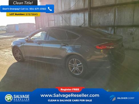 Used 2018 Ford Fusion SE w/ Fusion SE Technology Package image 3