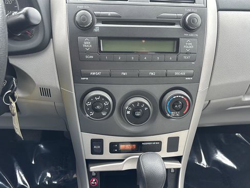 Used 2011 Toyota Corolla LE FWD image 31
