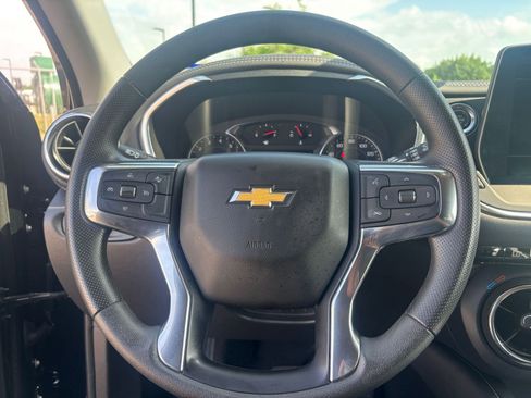 Used 2025 Chevrolet Blazer LT image 27